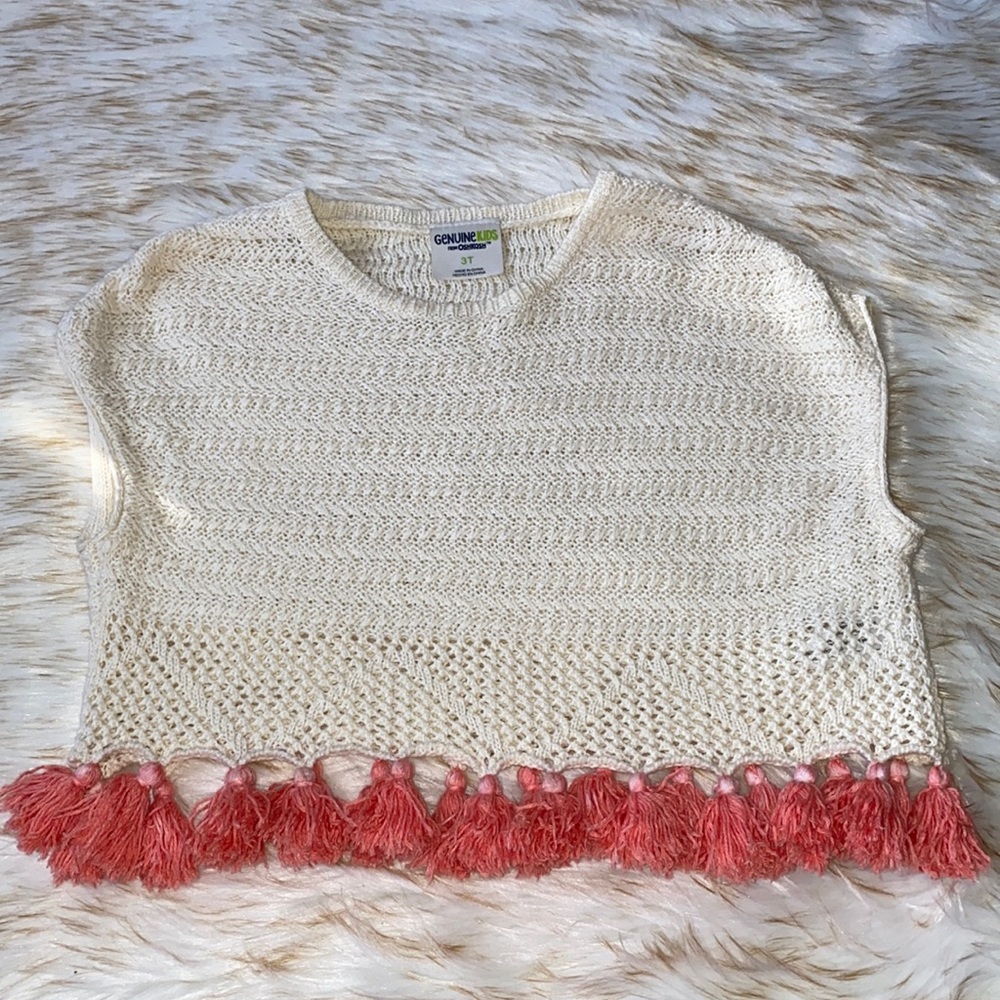 Oshkosh. 3T. Cream